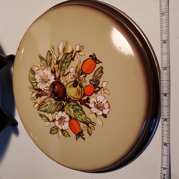 Vintage USA Goodwood style Spice of life enamel burner covers. - Picture 7 of 12